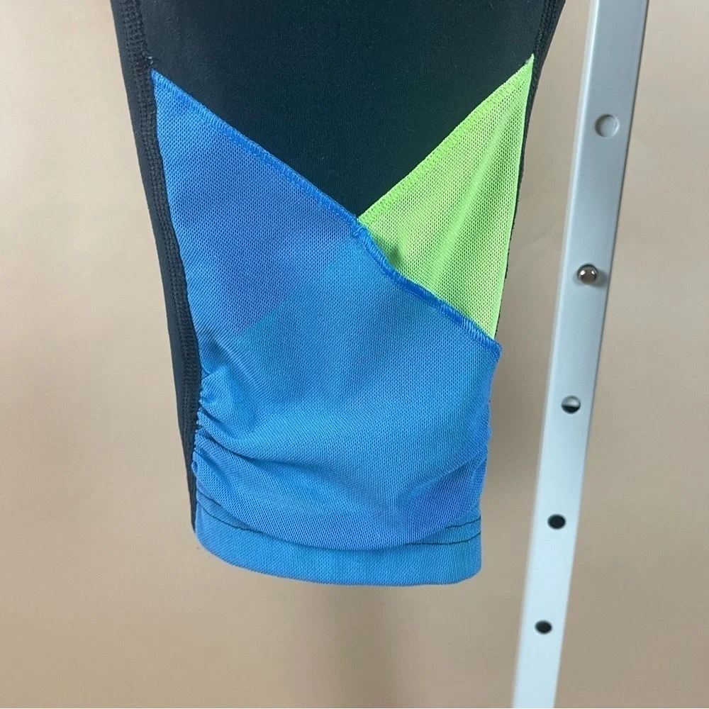 Nike Women's Medium Dri-Fit Legend Low Rise Veneer Capris 2.0 Leggings Neon Mesh